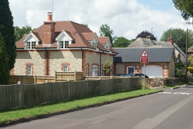 © Copyright Peter Trimming and licensed for reuse under this Creative Commons Licence.